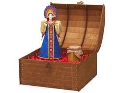 Подарочный набор: кукла фарфоровая